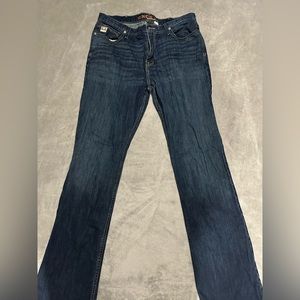 Men’s cinch jeans in good condition. No rips or tears.